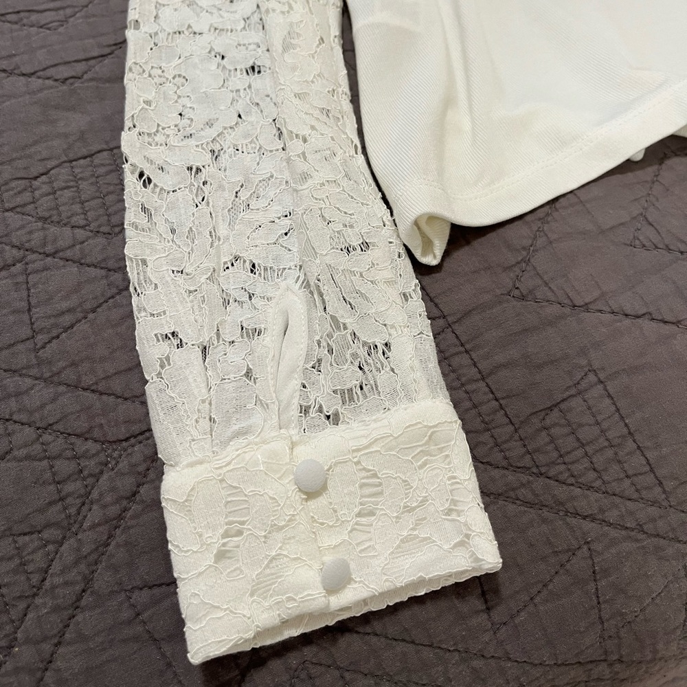 Ellie Tahari long sleeved top